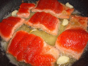 Сахалинский свежий жареный лосось
