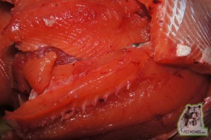 Как разделать свежий лосось на филе, голову, молоки и икру 